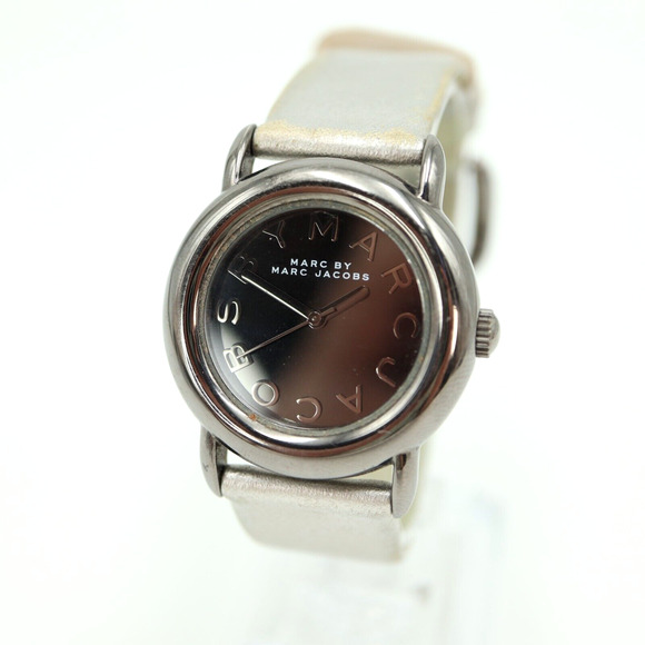 Marc Jacobs Womens Gunmetal Watch 33mm Round Leather Strap MBM1220 w New Battery main image 12